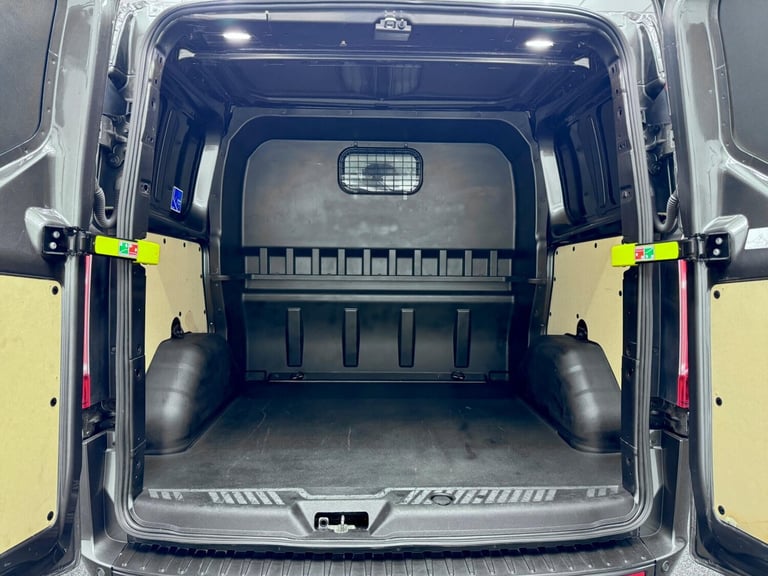 2018 Ford Transit Custom 2.0 300 EcoBlue Limited Crew Van L1 H1 Euro 6 5dr (6 Seat) PANEL VAN Die...
