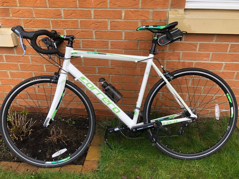 Carrera vanquish road bike Like NEW 700c white hybrid men’s man’s  bike large frame racing bike
