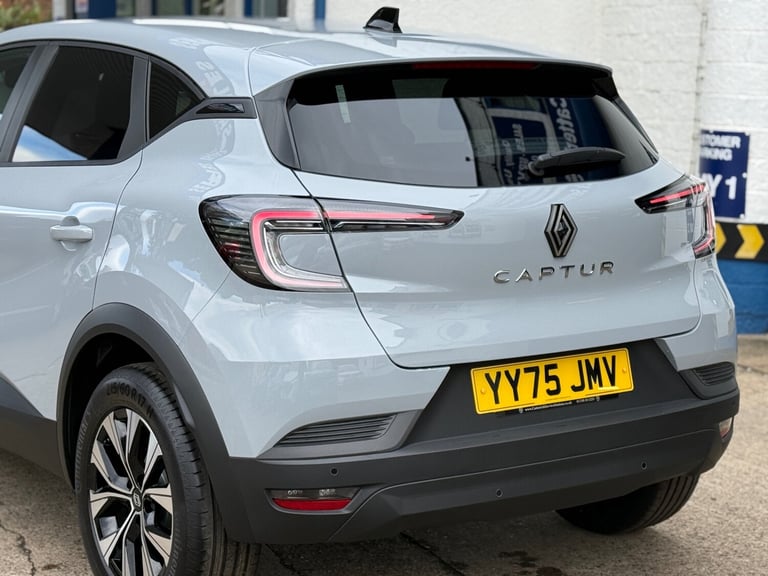 2025 Renault Captur 1.0 TCE 90 Evolution 5dr, UNDER 10 MILES, SEPTEMBER 2028 RENAULT WARRANTY,  H...