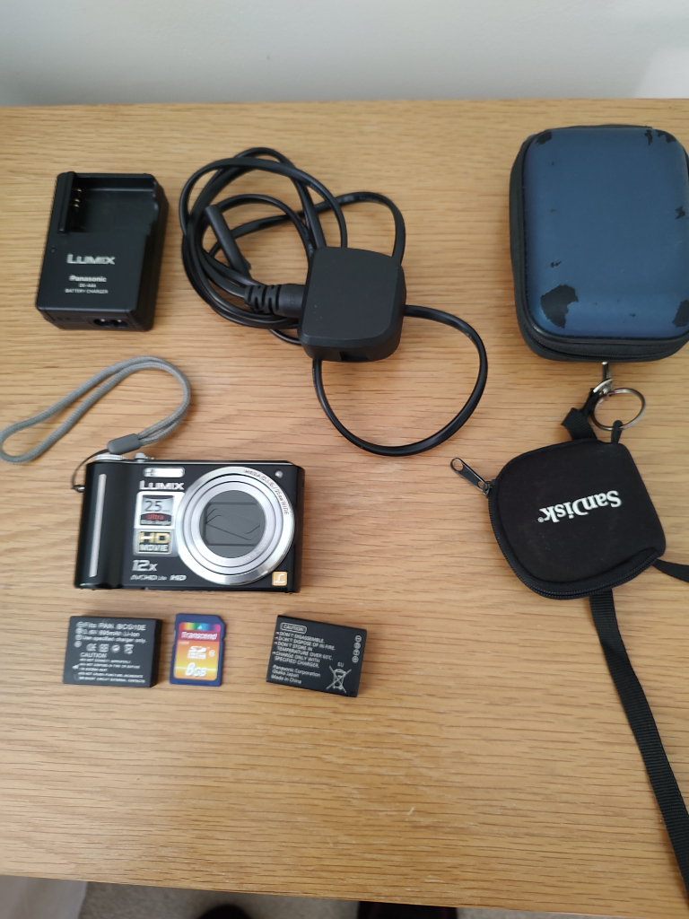 Panasonic Lumix DMC - TZ7 compact digital camera