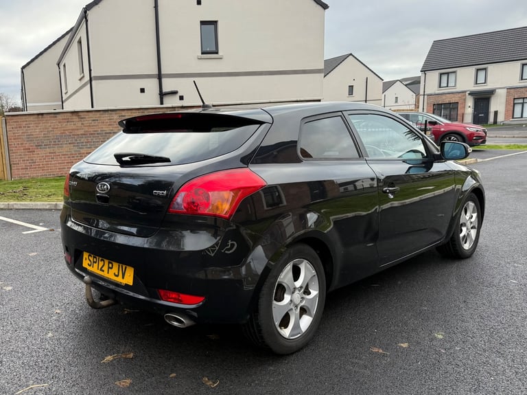 Kia, PRO CEED, Hatchback, 2013, Manual, 1582 (cc), 3 doors