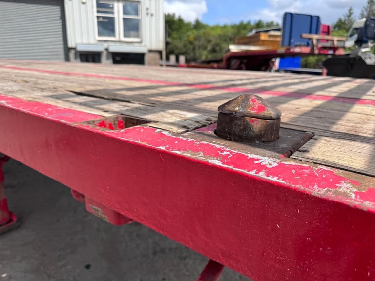 Crane Flat bed extender trailer 43ft closed 