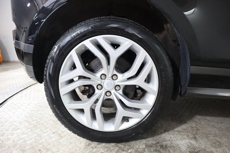 2022 Land Rover Range Rover Evoque 1.5 P300e 12.2kWh R-Dynamic SE Auto 4WD Euro 6 (s/s) 5dr Autom...