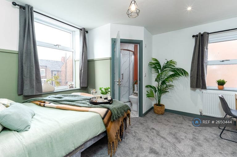 1 bedroom in Station Road, Reddish, Stockport, SK5 (#2650444)