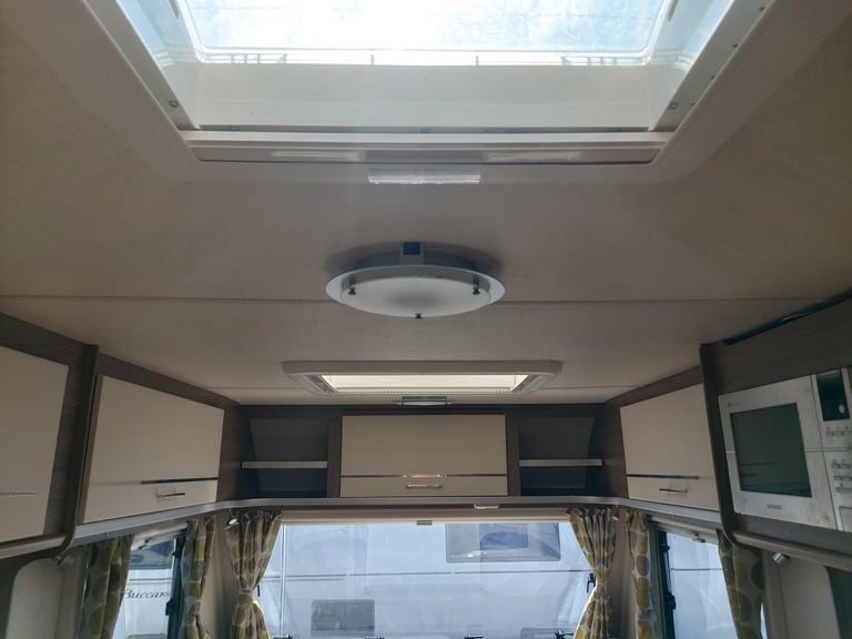 2016 Lunar Venus 460 2 Berth End Washroom Caravan