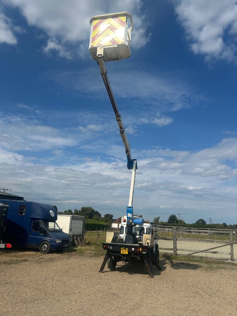 2014 Land Rover Defender Hi Capacity PickUp TDCi [2.2] cherry picker PICK UP Diesel Manual