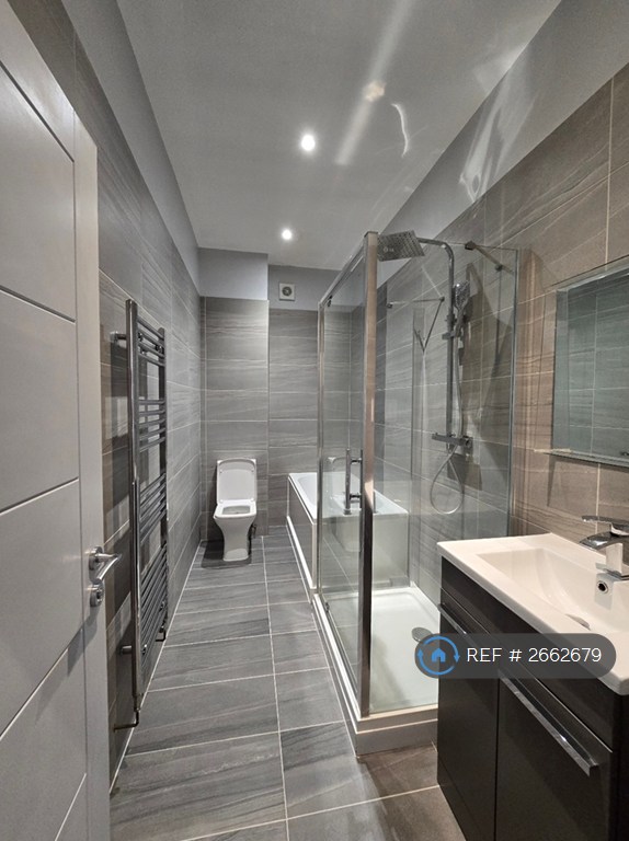 1 bedroom flat in Shrub Hill Road, Worcester, WR4 (1 bed) (#2662679)