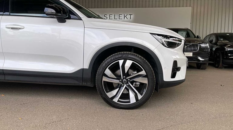 2024 Volvo XC40 2.0 B4P Ultra Dark 5dr Auto SUV Petrol Automatic