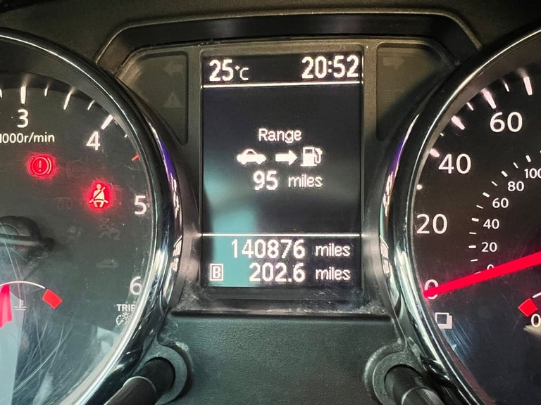 2010 Nissan Qashqai 1.5 dCi N-Tec 5dr HATCHBACK Diesel Manual