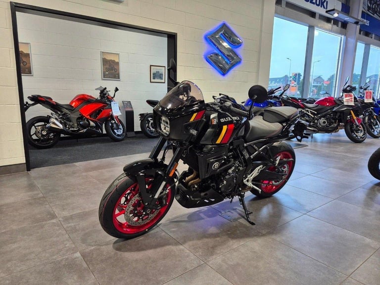 Suzuki GSX-8TT, 2025, Glass Sparkle Black IN STOCK NOW