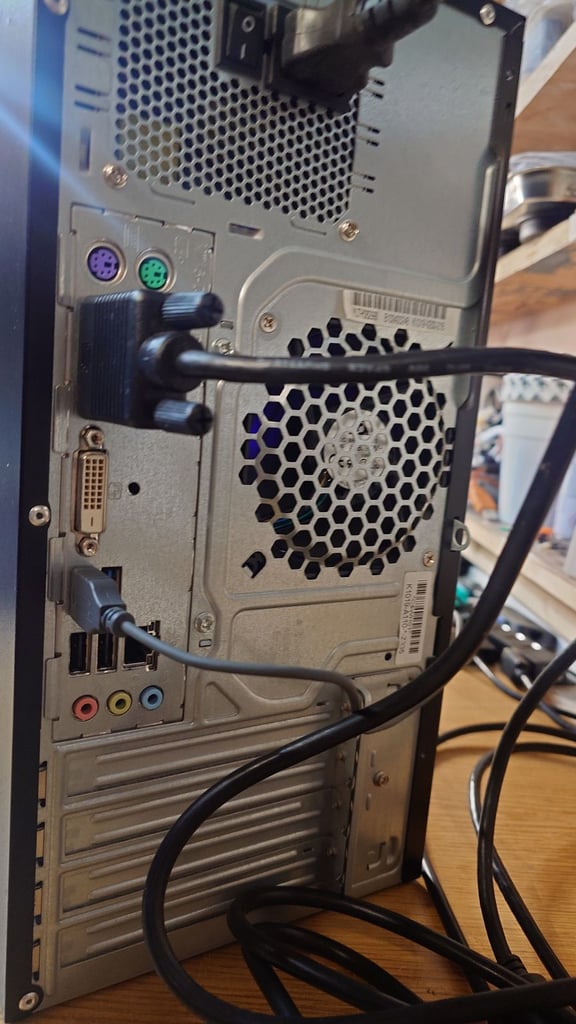 FUJITSU ESPRIMO 4 th GEN i 5 PC