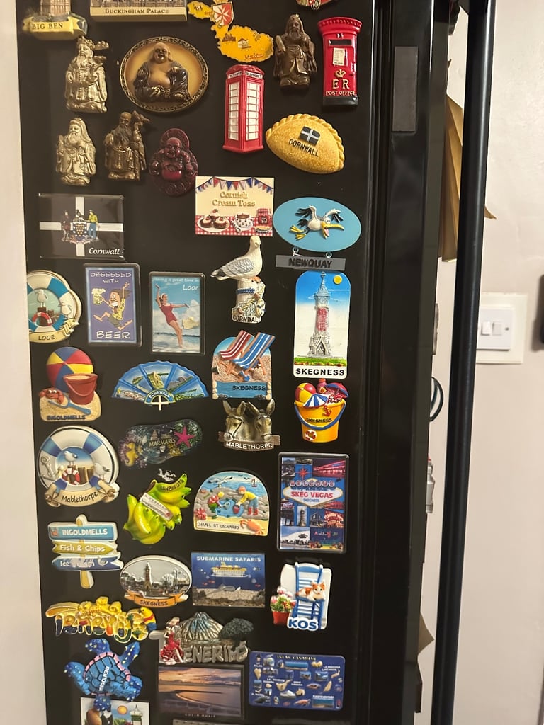 Lots of magnets good condition 