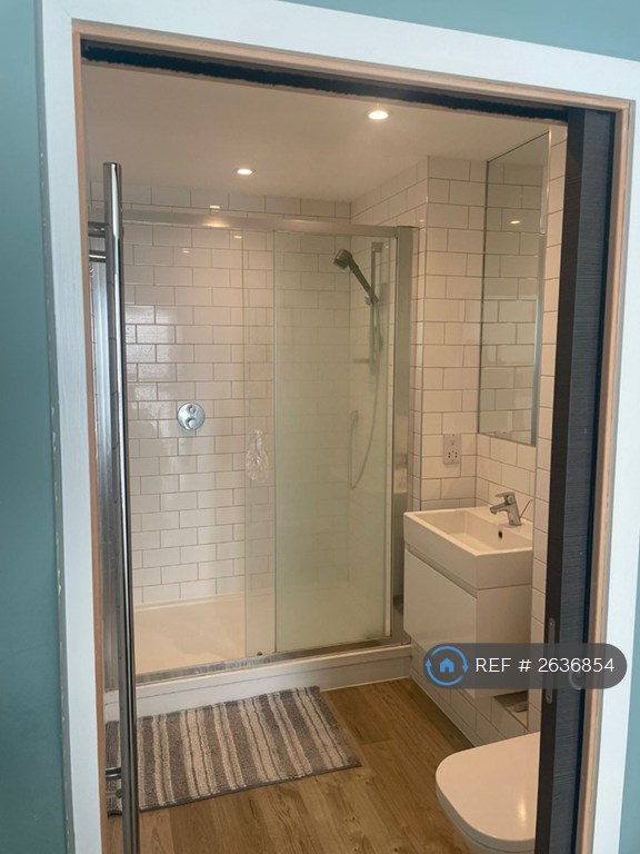 2 bedroom flat in Station Approach, London, SE26 (2 bed) (#2636854)