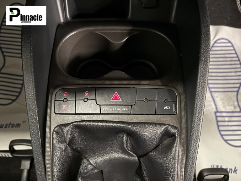 2013 SEAT Ibiza 1.4 SE 3dr HATCHBACK PETROL Manual