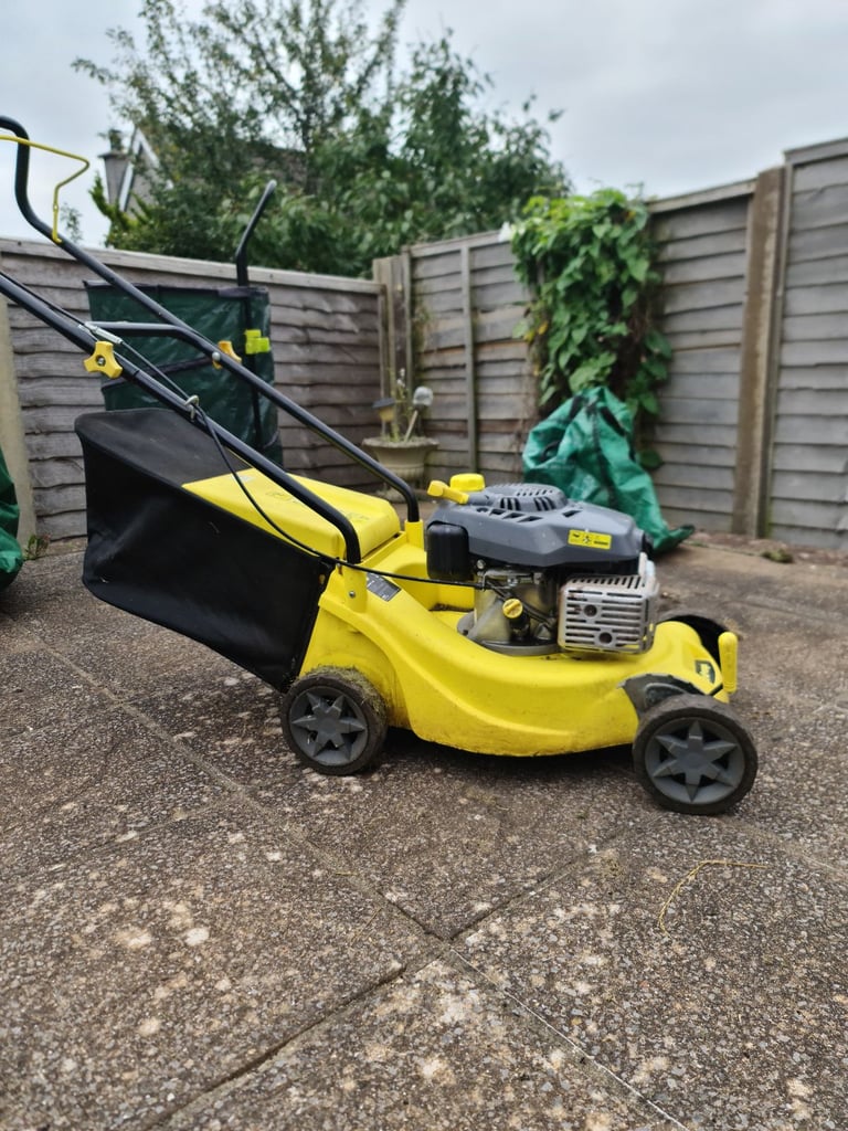 Challenge XSS40E Lawnmower