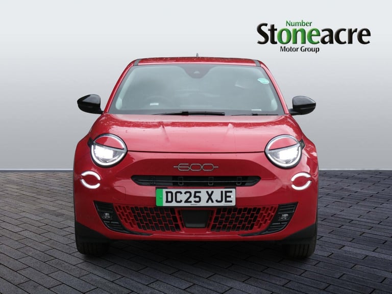 2025 Fiat 600 Fiat 600e (red) 54kwh 154hp HATCHBACK Electric Automatic