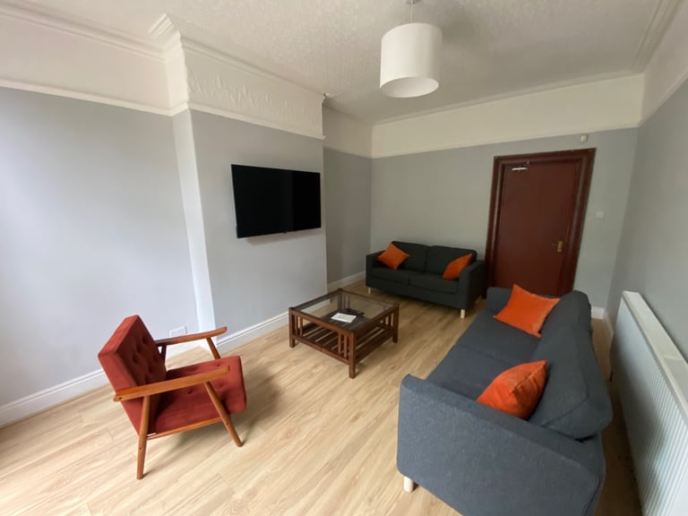 Rutland Avenue, Sefton Park L17 - 8 bed refurbished house for full time students