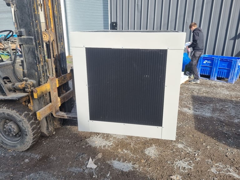 Dog kennel insulated.