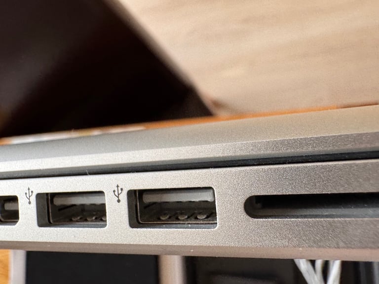 Apple MacBook Pro 13.3” screen