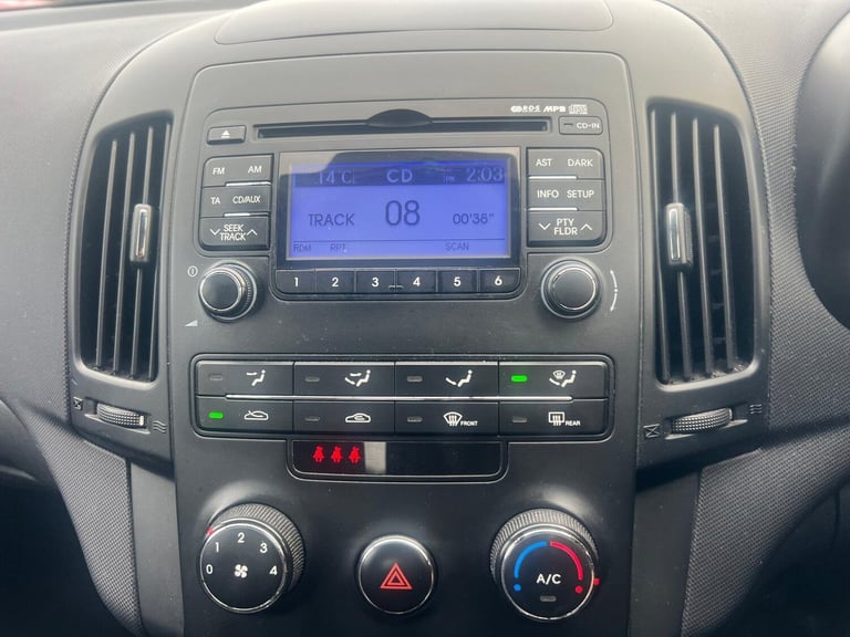 2011 Hyundai i30 1.6 CRDi Comfort 5dr HATCHBACK DIESEL Manual