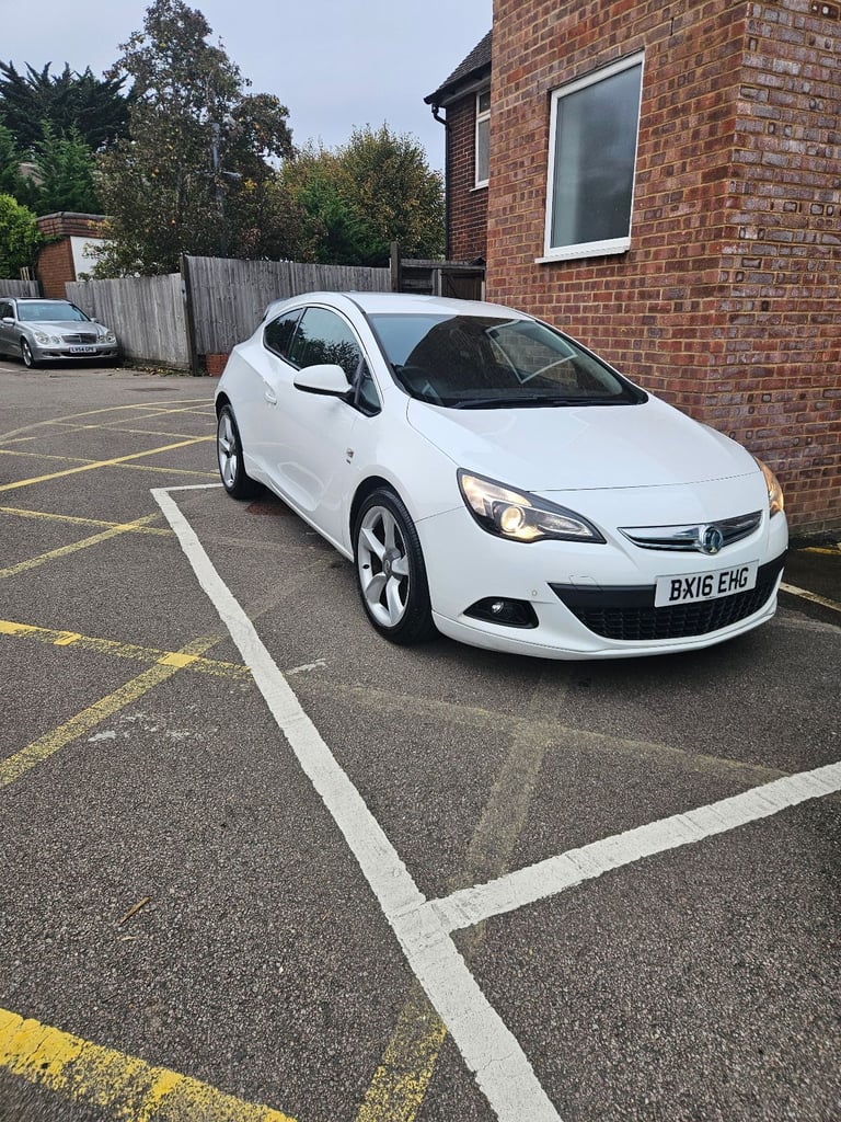 Vauxhall, GTC, Hatchback, 2016, Manual, 1598 (cc), 3 doors