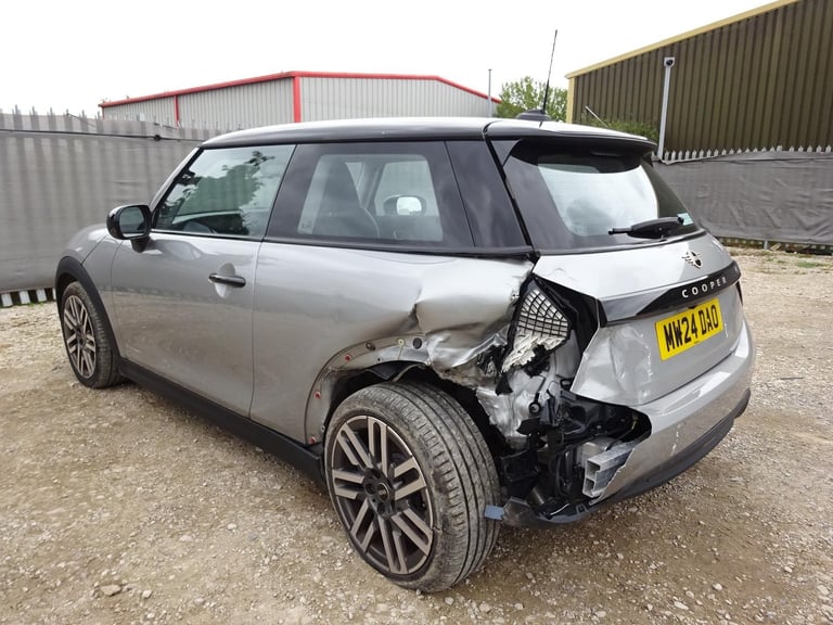 2024 24 REG MINI COOPER CLASSIC C AUTO DAMAGED REPAIRABLE SALVAGE