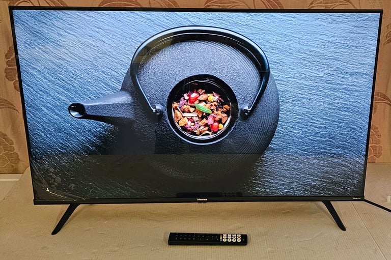 Hisense 43 inch smart 4k ultra HD led TV unused with remote 