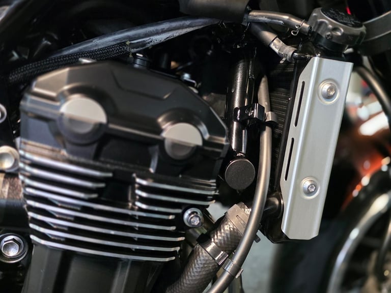 2018 KAWASAKI ZR Z900 RS 1 OWNER 4,900 MILE'S 