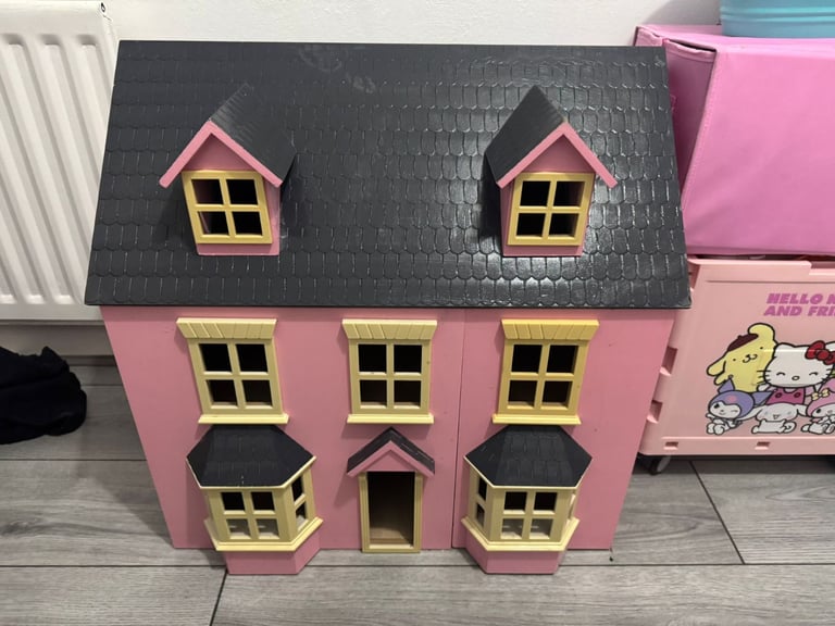 PINK DOLL HOUSE 
