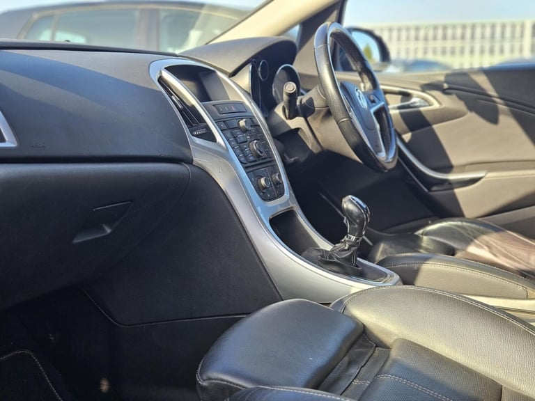 2010 Vauxhall Astra 1.7 CDTi 16V ecoFLEX SRi 5dr HATCHBACK Diesel Manual - Image 8