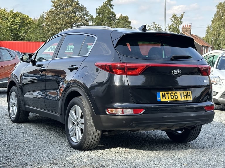 2016 Kia Sportage 1.6 GDI 2 Petrol Manual 5 Door SUV Black