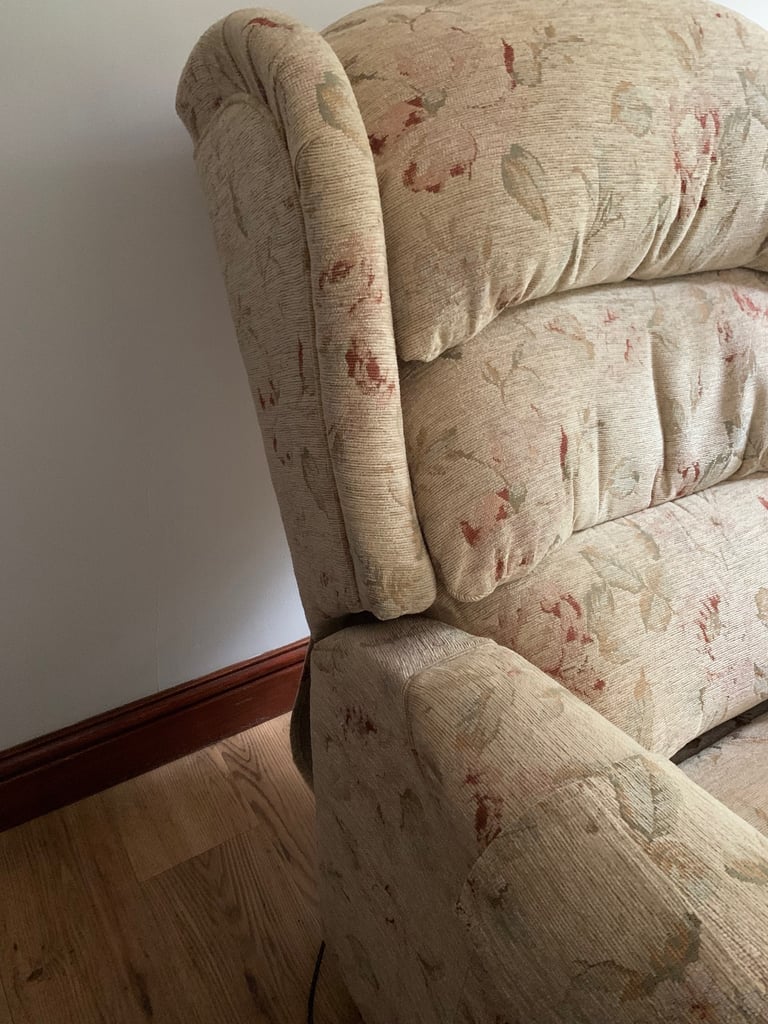 Rise & Recliner Chair 