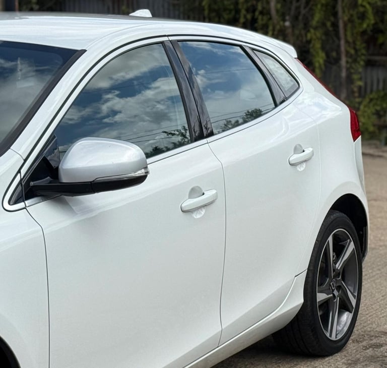 2015 Volvo V40 1.6 D2 R-Design Powershift Euro 5 (s/s) 5dr Diesel