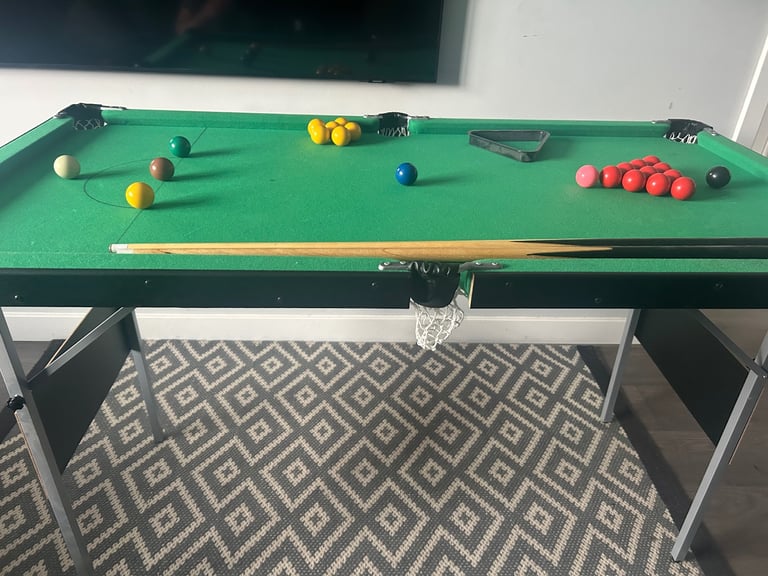 Mini folding snooker/pool table 4ft 6