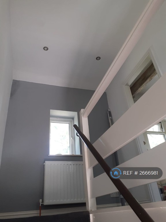 2 bedroom house in Worthing Head Road, Bradford, BD12 (2 bed) (#2666981)