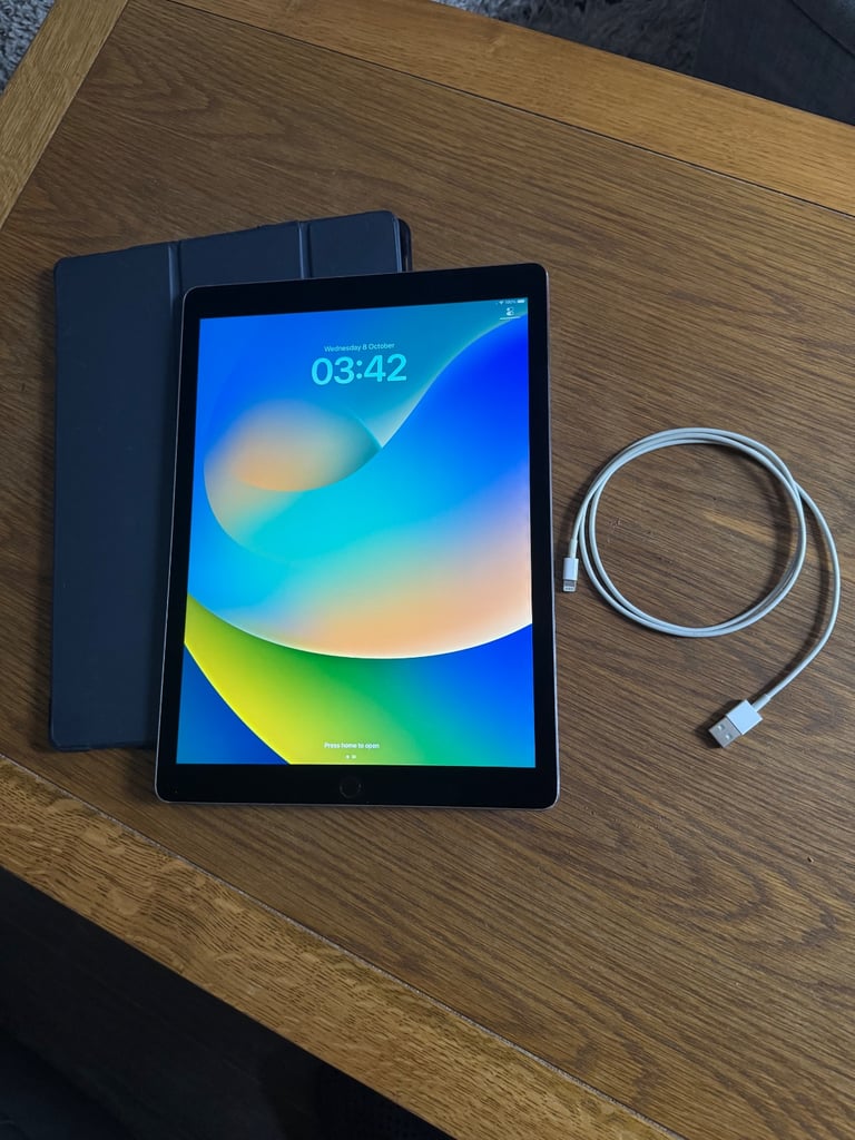 image for Apple iPad Pro 1st Generation 12.9 inch 128GB Grey