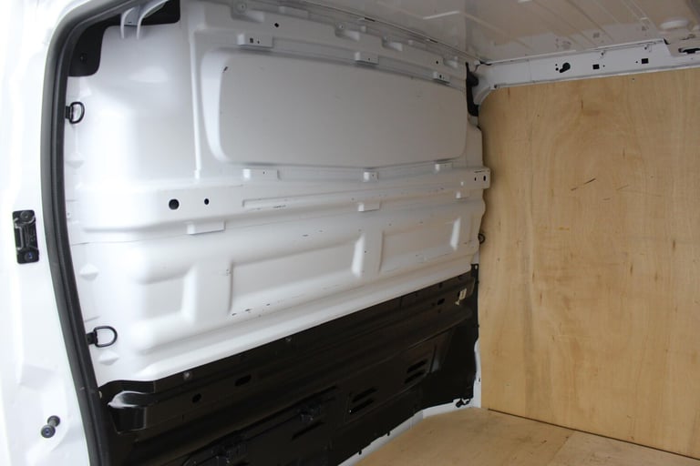 2024 Renault Trafic 2.0Dci Advance LL30 Blue Van Diesel Manual