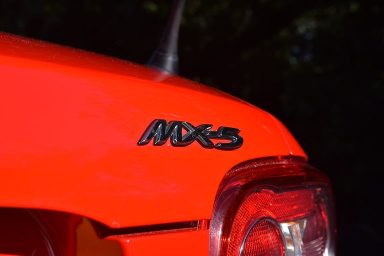 MAZDA MX-5 2.0 i Sport Tech Red Manual Petrol 2012