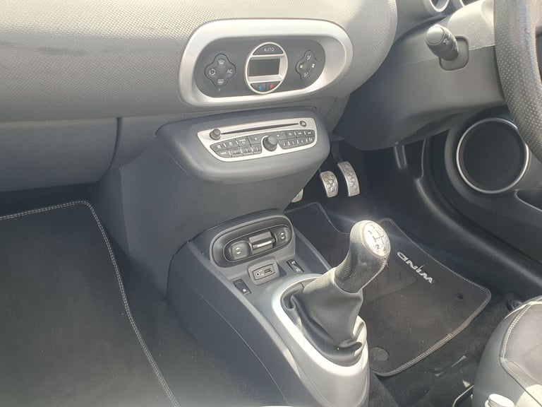 Renault,WIND Convertible, new MoT, TBK, water pump replaced and serviced Nov 2025