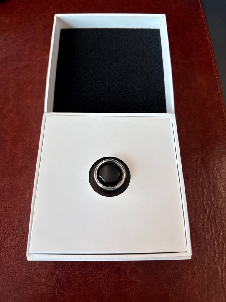 Oura Ring Gen 2 (size 6)