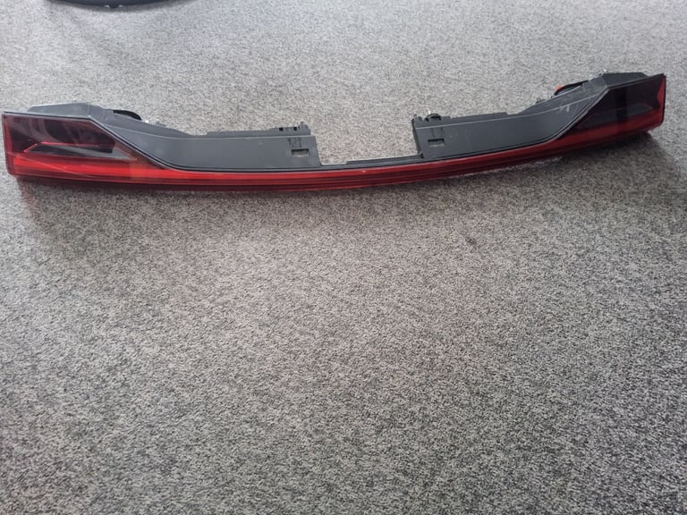 Audi A7 rear light bar