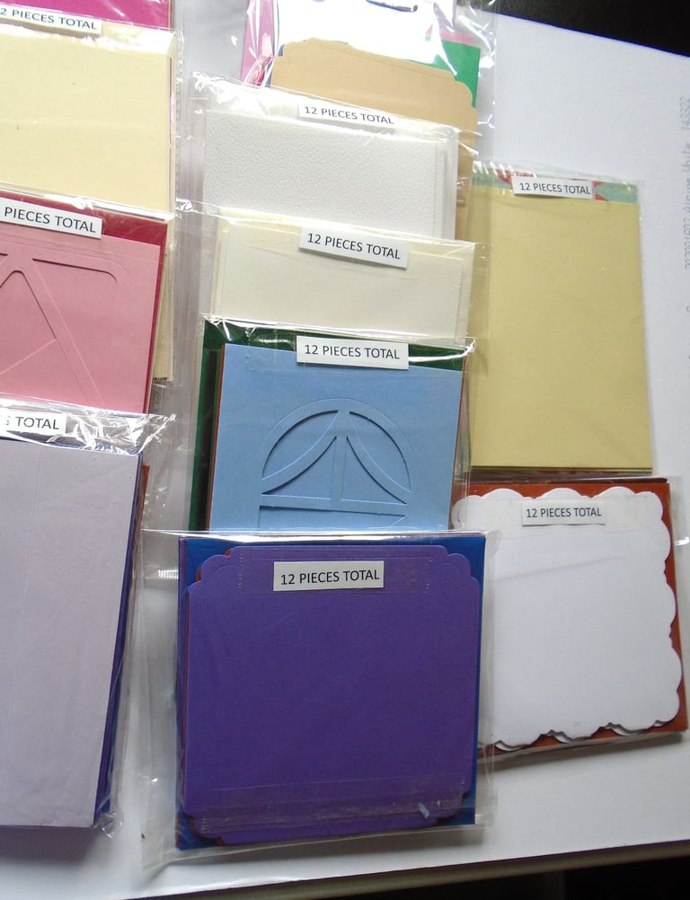 GOOD QUALITY CARDS AND ENVELOPES. AS NEW NEVER USED. BARGAIN PRICE