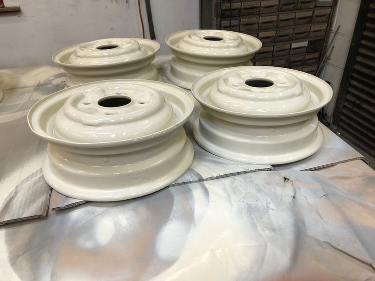 Austin Morris mg 1100 mk1 steel wheels and tyres