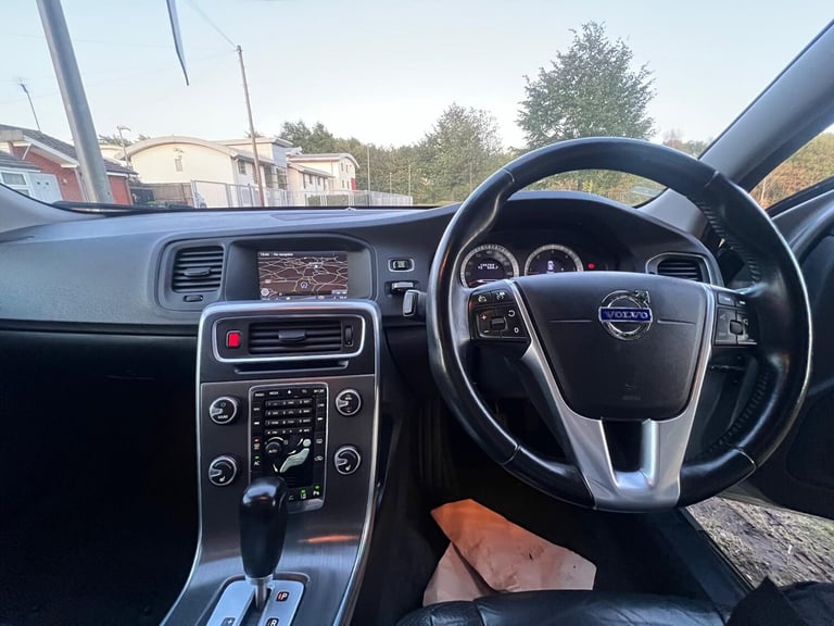 2010 Volvo V60 D3 [163] SE Lux 5dr Geartronic ESTATE Diesel Automatic