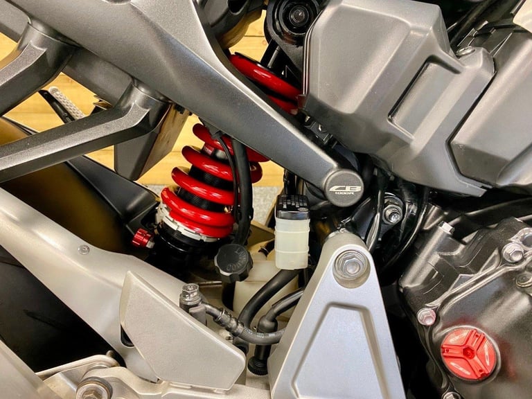 2018 HONDA CB1000R+ NEO SPORT CAFE, ONLY 13302 MILES, FSH, BIG SPEC and MINT! 