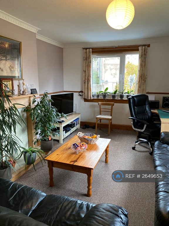 2 bedroom flat in Watson Street, Dundee, DD4 (2 bed) (#2649653)