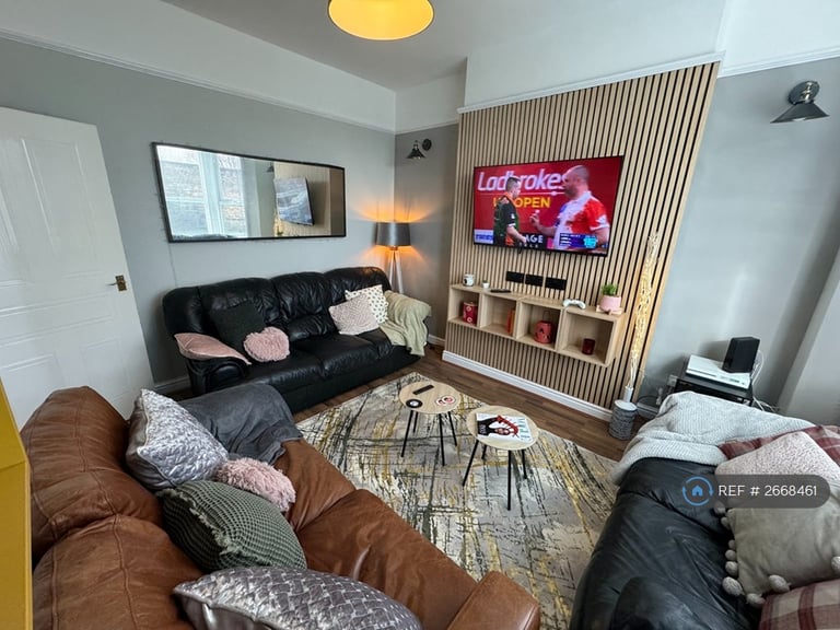 6 bedroom house in Penny Lane, Liverpool, L18 (6 bed) (#2668461)