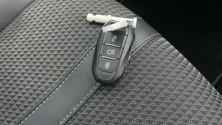 2022 Peugeot 208 1.2 PureTech 100 GT 5dr Petrol Hatchback Hatchback Petrol Manual