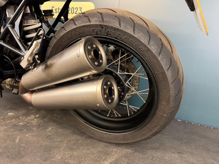 BMW R NINET PURE WITH AKRAPOVIC