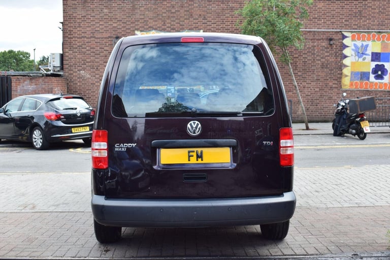 2013 Volkswagen Caddy Maxi 1.6 TDi C20 Maxi Life FWD 5dr (Window) MPV Diesel Manual